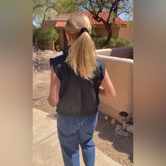 NWT BLACK SNAP UP PUFFER VEST JACKET-S - Picture 8 of 16